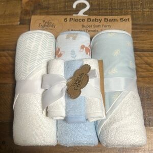 BABY ESSENTIALS 6 PIECE BATH SET: HOODED TOWELS/WASHCLOTHS: NEW IN PACKAGE